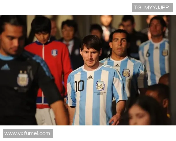 2014年足球明星卡收藏热潮回顾与市场分析 2014年足球明星卡收藏热潮回顾与市场分析